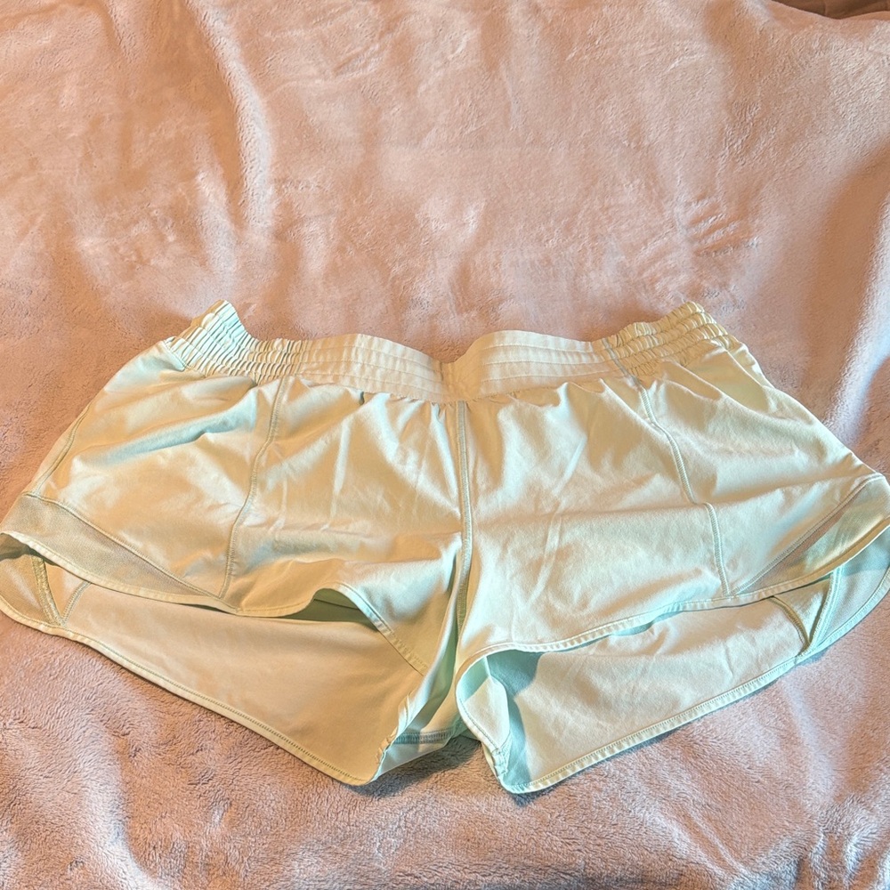 Lululemon Hotty Hot High-Rise Short - 2.5” - Mint Moment - Size 12 (no tags)